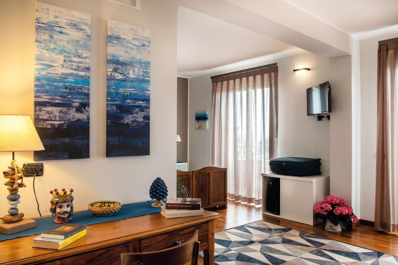 Torrevarata - Guest Rooms Санта-Тереза-ді-Рива Екстер'єр фото