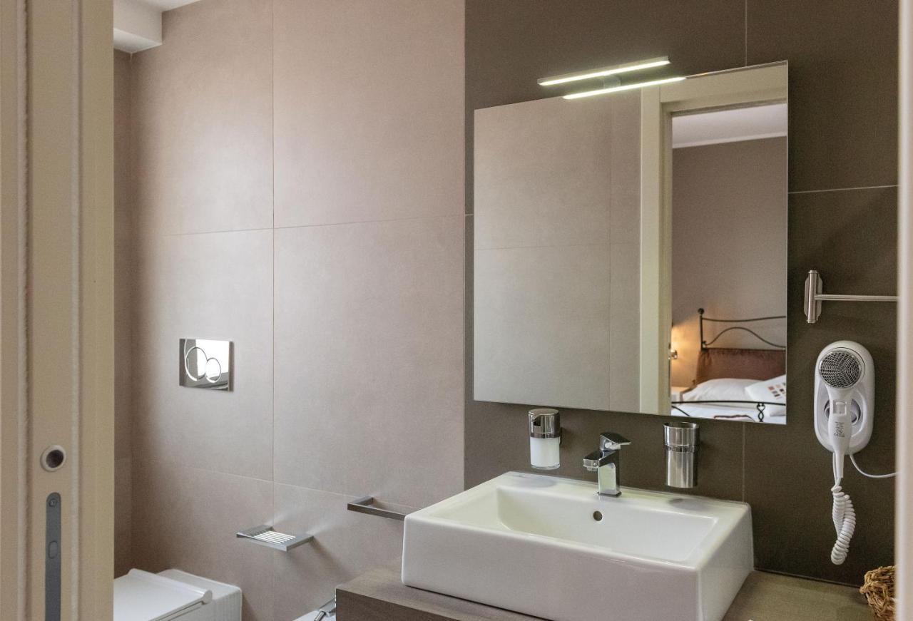 Torrevarata - Guest Rooms Санта-Тереза-ді-Рива Екстер'єр фото