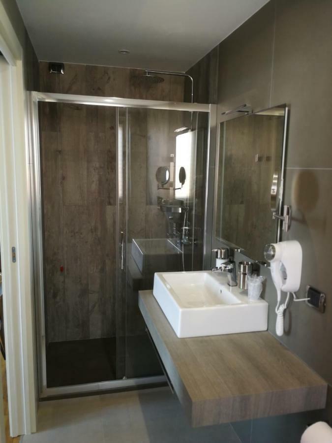 Torrevarata - Guest Rooms Санта-Тереза-ді-Рива Екстер'єр фото